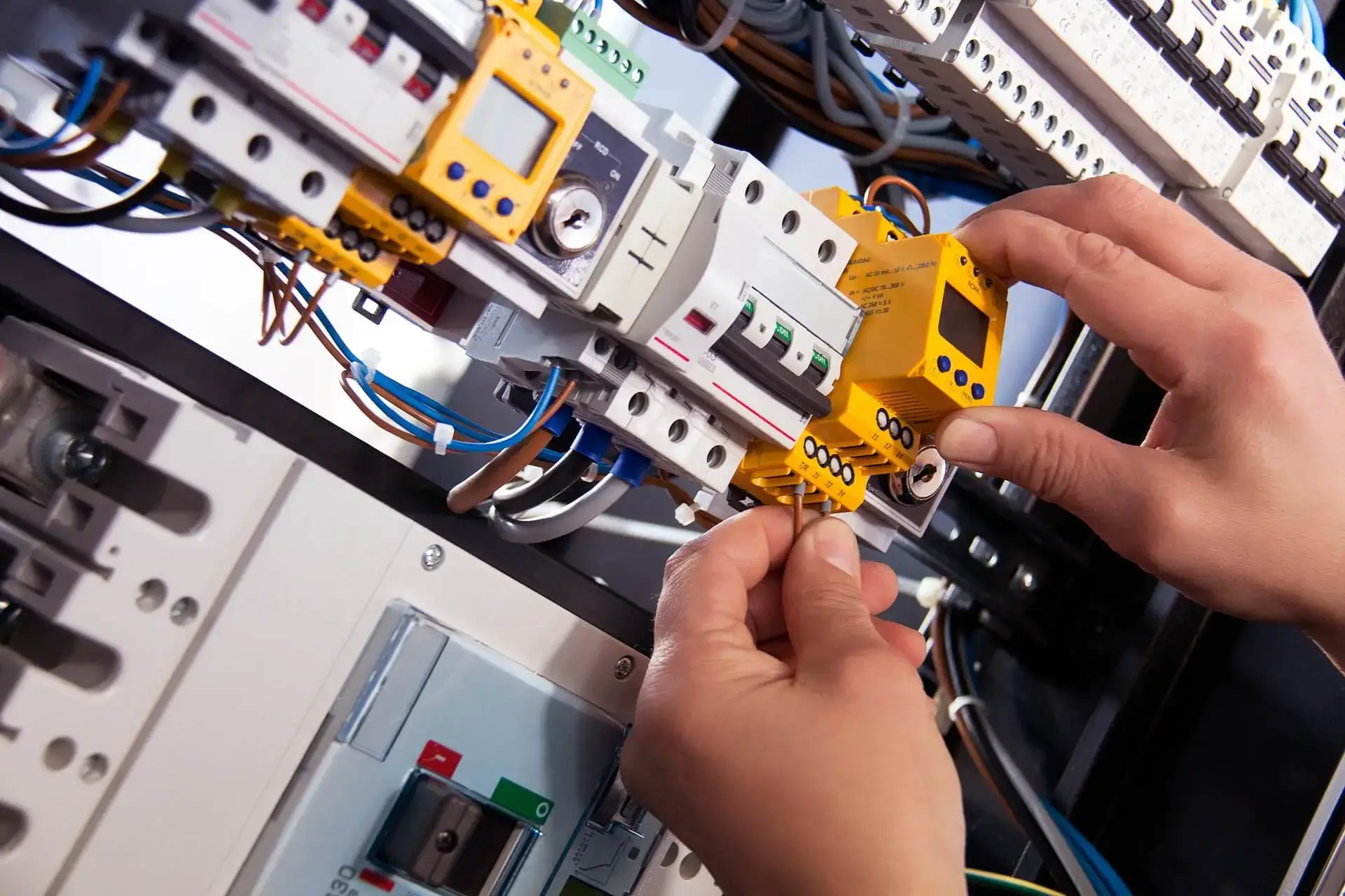 Certified electricians in Acton