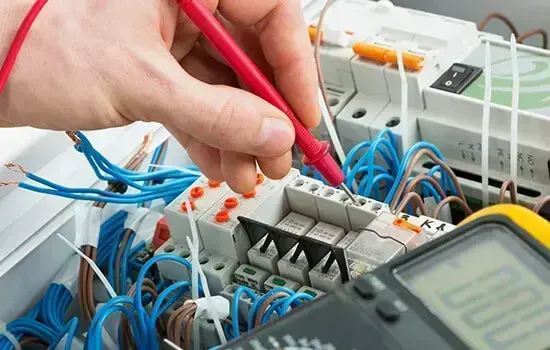 Professional electrician in Acton